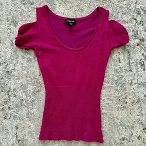 Bebe Women's Fuchsia Short Sleeve cold shoulder Top